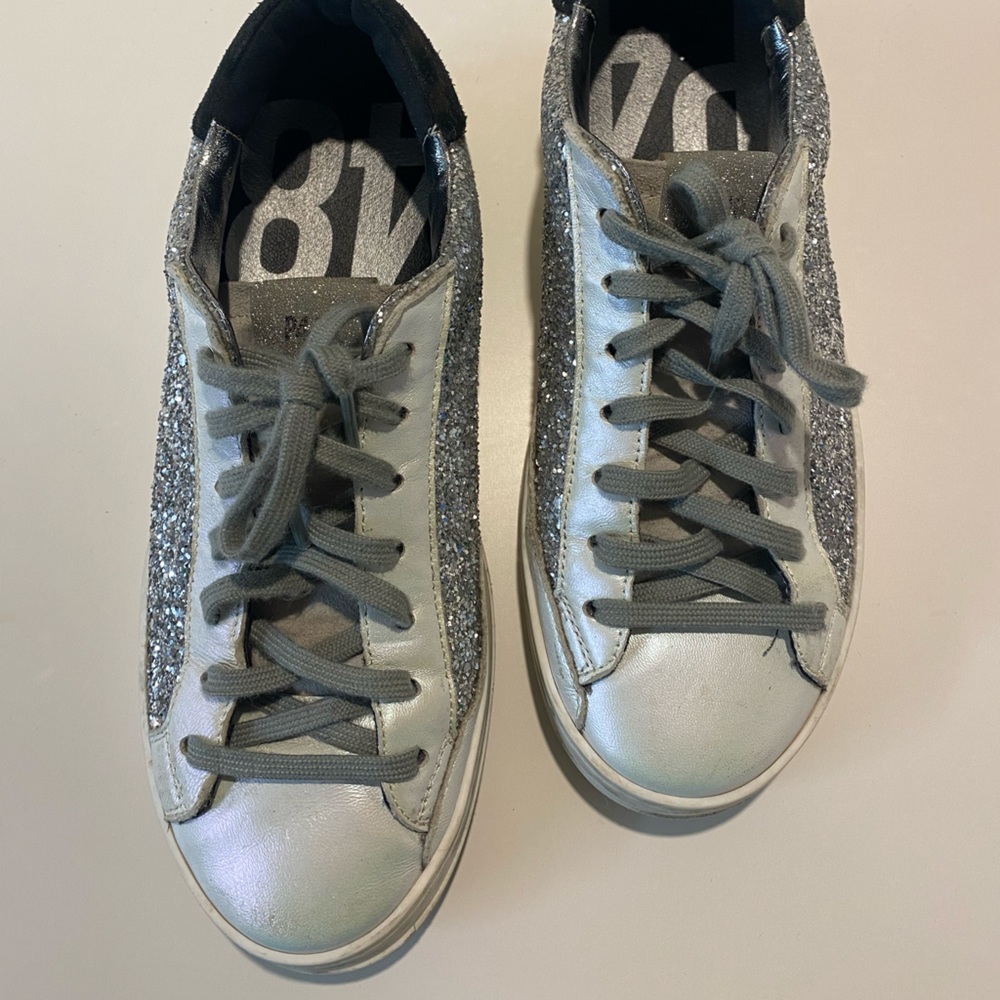 P448 - Silver Sparkle Sneaker (size 8)
